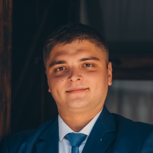 Asistent Manager Producție, Magaziner